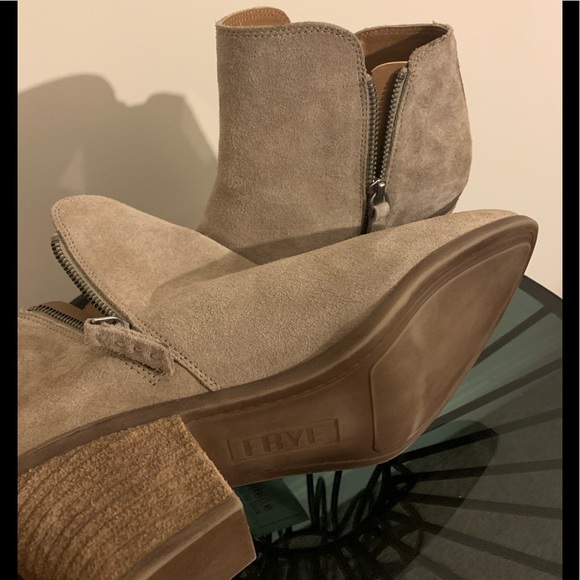Frye Judy Tan Double Zip Ankle Booties - Picture 3 of 3